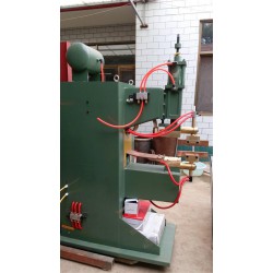 優(yōu)質(zhì)的氣動(dòng)點(diǎn)焊機(jī)，專業(yè)的100kw焊機(jī)制作商