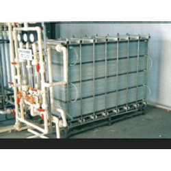電滲析設(shè)備廠家供應(yīng)，九龍水處理暢銷的電滲析設(shè)備出售