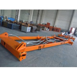 買(mǎi)有品質(zhì)的集裝箱吊具，泰州市天泰冶金是您不錯(cuò)的選擇：集裝箱吊具出售
