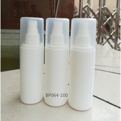 供應100ML醫(yī)藥消毒液瓶、醫(yī)藥噴霧瓶、帶大蓋噴瓶、液體瓶