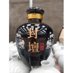 哈爾濱陶瓷酒壇廠200斤裝定做，顏色柚陶瓷150斤裝批發(fā)